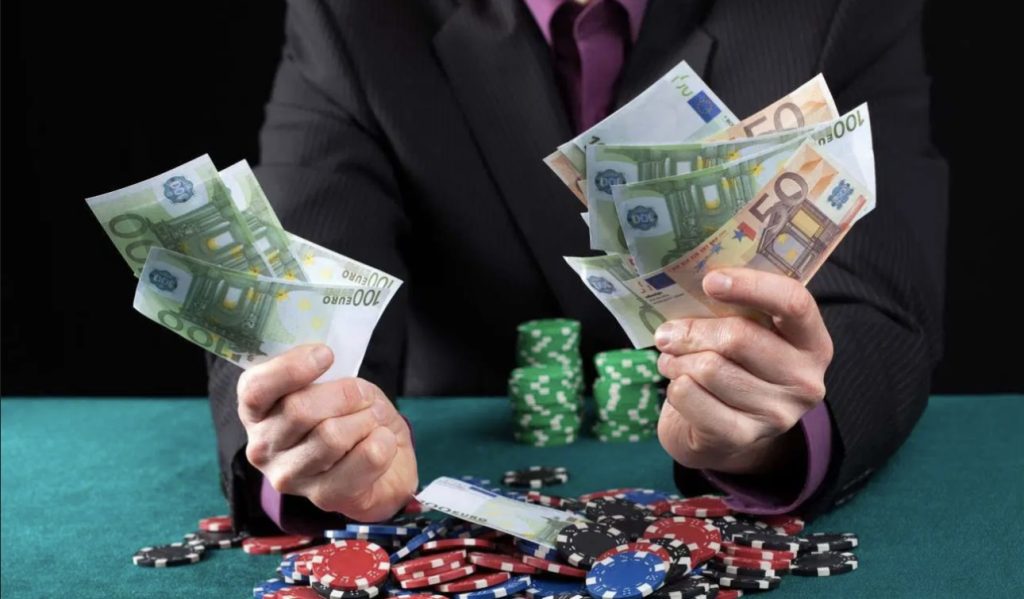 How to Manage Your Bankroll While Playing Slots