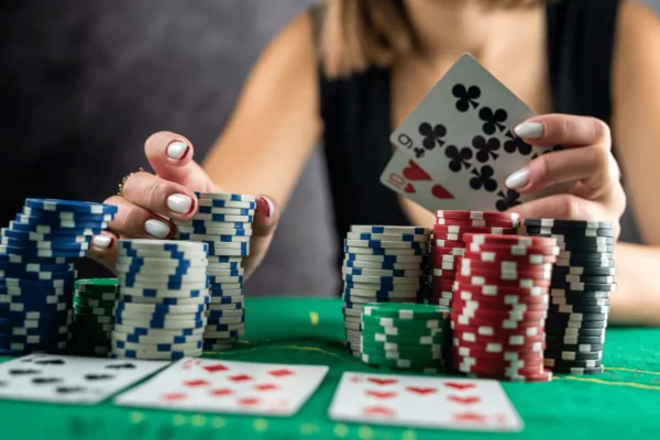 Why you should try playing at online casinos: advantages and features